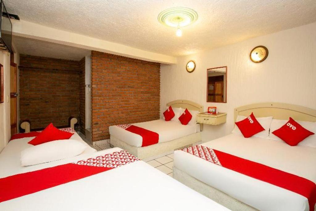 Oyo La Casita Hotel 3*